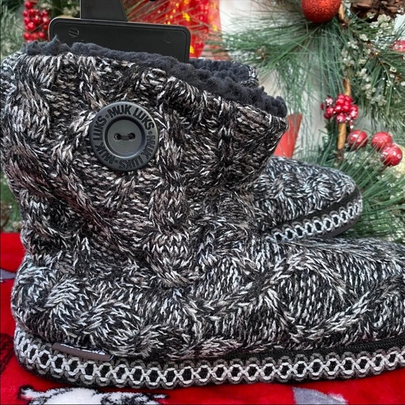 Women's Muk Luks Combertable Hazel Slippers - Picture 2 of 6